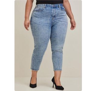 Torrid straight leg Mom Jeans Premium  Denim High-Rise flashback light wash 30